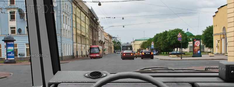 Разрешено ли Вам выехать на перекресток, за которым образовался затор: