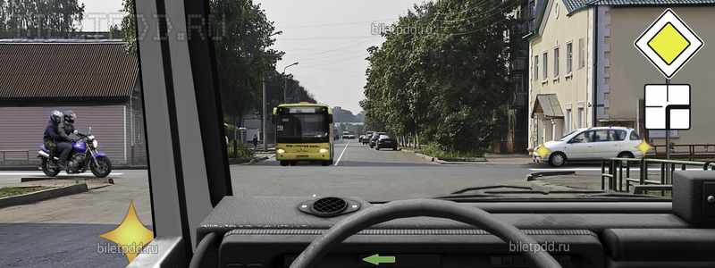 Вы намерены повернуть налево. Кому Вы обязаны уступить дорогу?