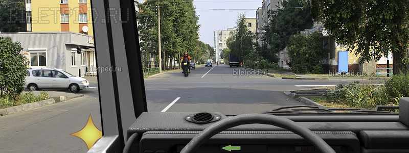 Вы намерены повернуть налево. Ваши действия?