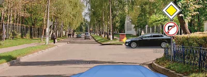 Вы намерены остановиться сразу за перекрестком. В каком месте необходимо включить указатели правого поворота?